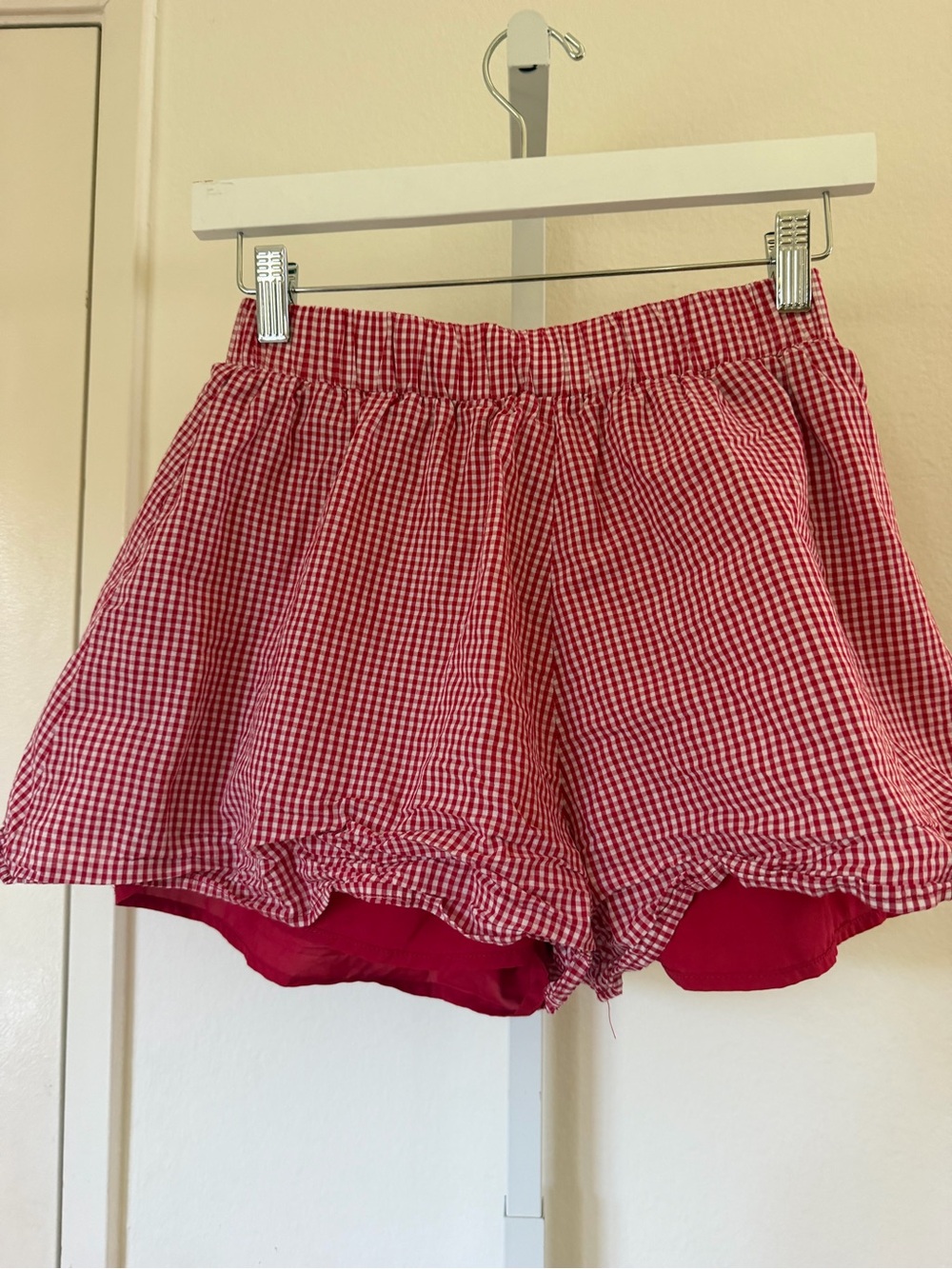 Princess Polly Red Gingham High-Waist Shorts (tag fell off in Pallet)